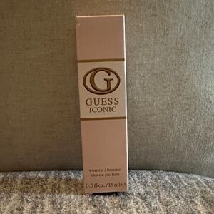 GUESS Iconic